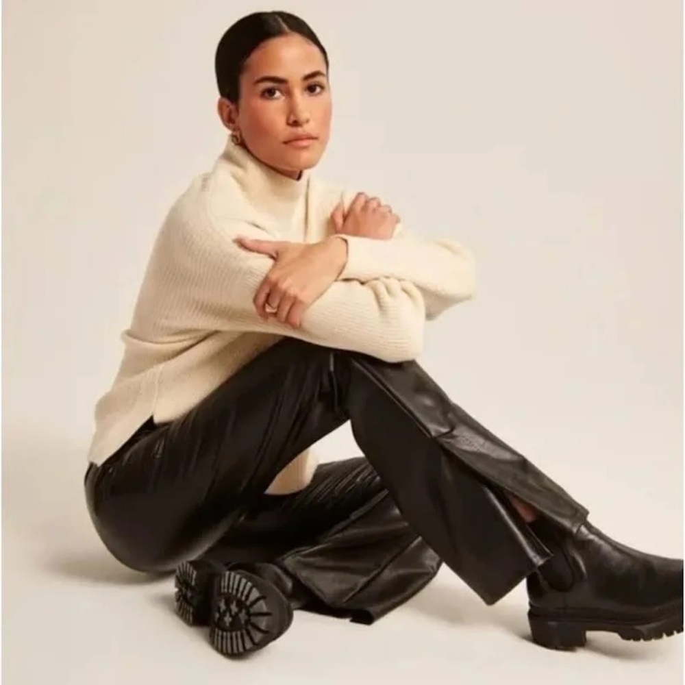 Abercrombie Vegan Leather Slit Pant - 26/2R